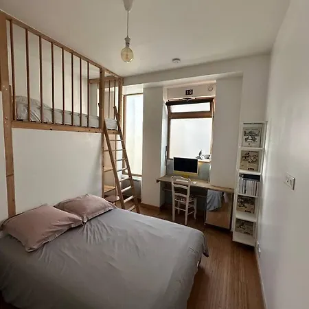 Apartment Spacious Flat & Garden | 18th Paris