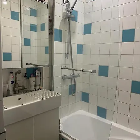 Apartment Spacious Flat & Garden | 18th